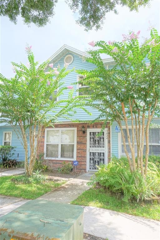 7624 COLONIAL COURT TAMPA, FL 33615