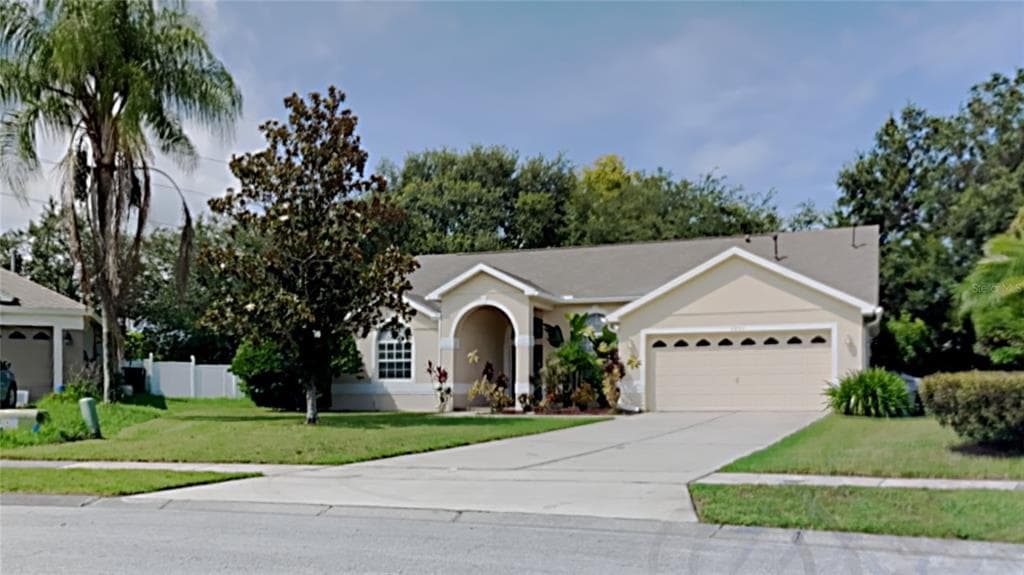 1951 PARKGLEN CIRCLE APOPKA, FL 32712