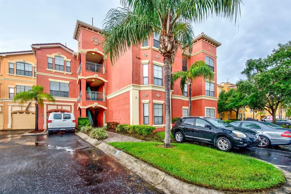 2738 VIA TIVOLI UNIT 210B CLEARWATER, FL 33764