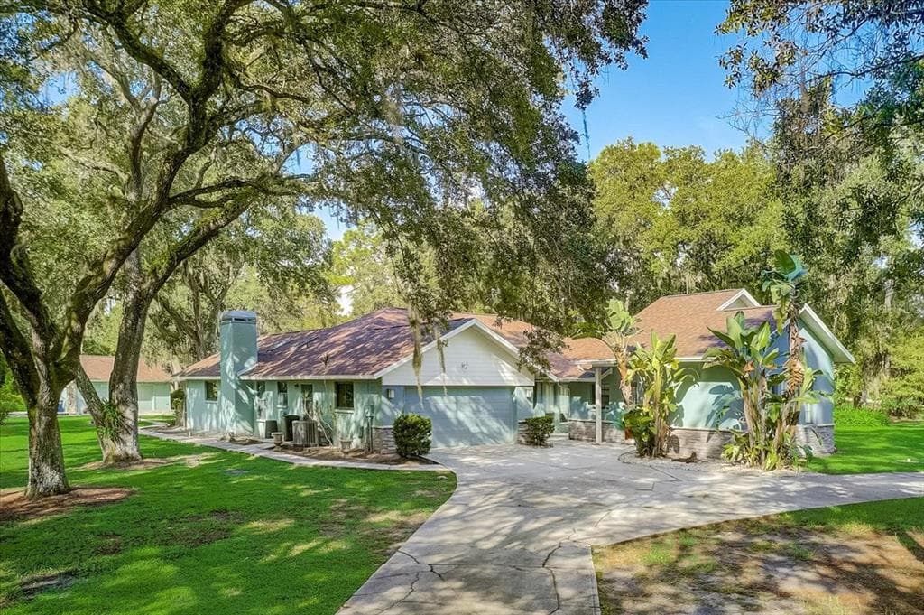 9221 65TH AVENUE E BRADENTON, FL 34202