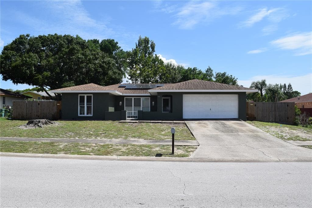 204 PEACEFUL RIDGE ROAD TARPON SPRINGS, FL 34689