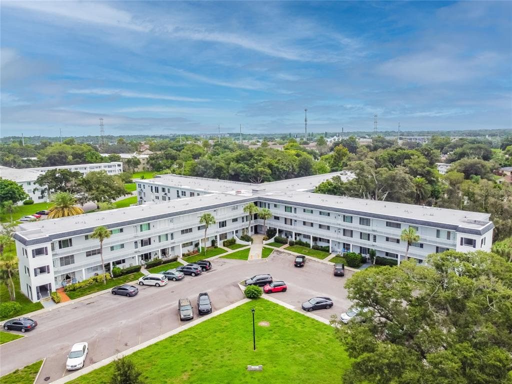 2001 WORLD PARKWAY BOULEVARD UNIT 9 CLEARWATER, FL 33763