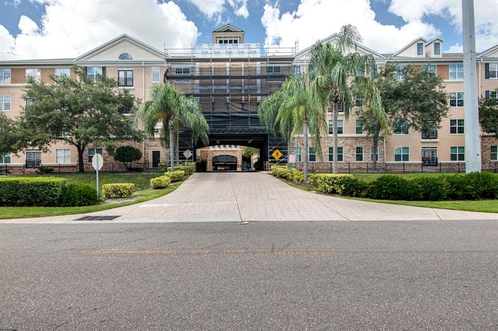 4221 W SPRUCE STREET UNIT 2305