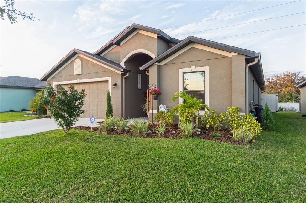 724 CHATHAM WALK DRIVE RUSKIN, FL 33570
