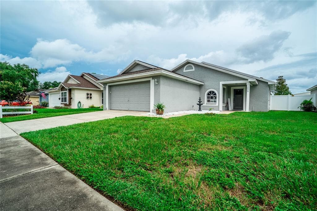 1828 TINSMITH CIRCLE LUTZ, FL 33559