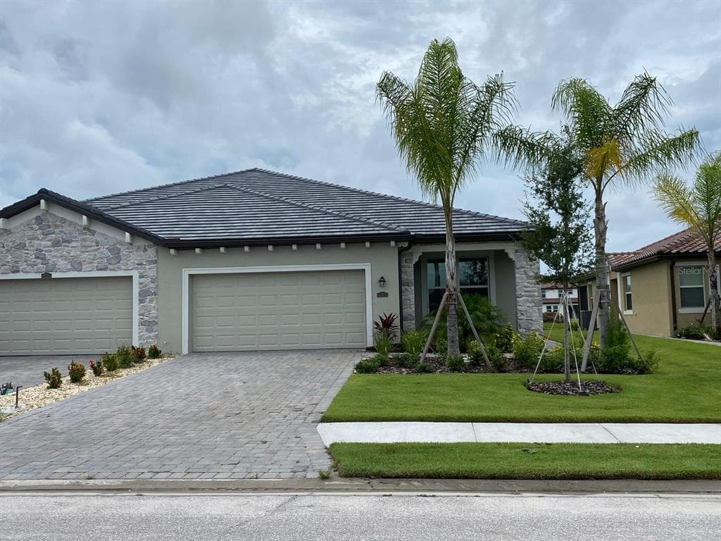 2616 AVOLET COURT BRADENTON, FL 34211