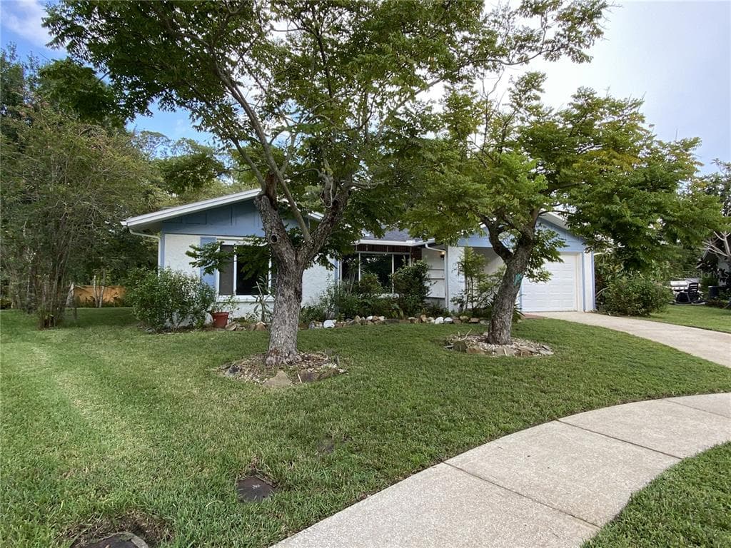 1123 MAINSAIL CIRCLE PALM HARBOR, FL 34685