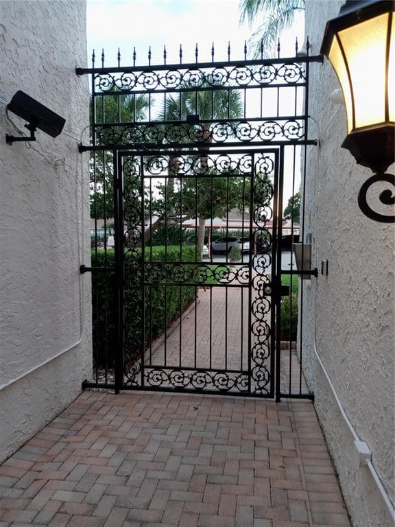 1001 TARTAN DRIVE UNIT 204 PALM HARBOR, FL 34684