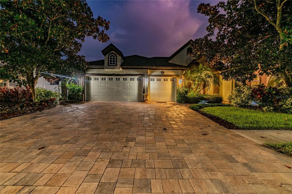 1821 RIVEREDGE DRIVE TARPON SPRINGS, FL 34689