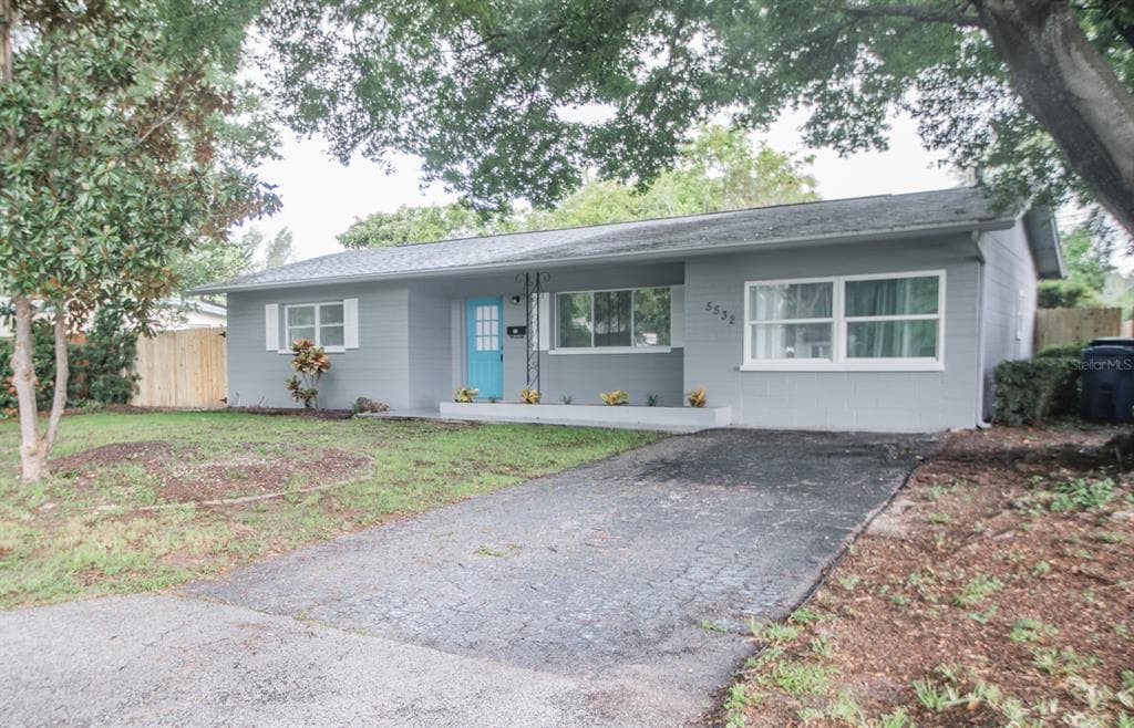 5532 KIWANIS PLACE NE ST PETERSBURG, FL 33703