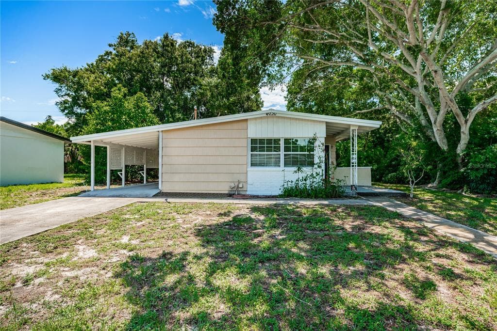 4030 MARLIN DRIVE SE ST PETERSBURG, FL 33705