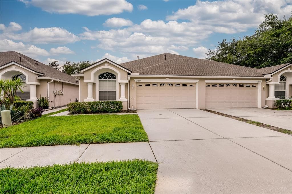 31802 LARKENHEATH DRIVE WESLEY CHAPEL, FL 33543
