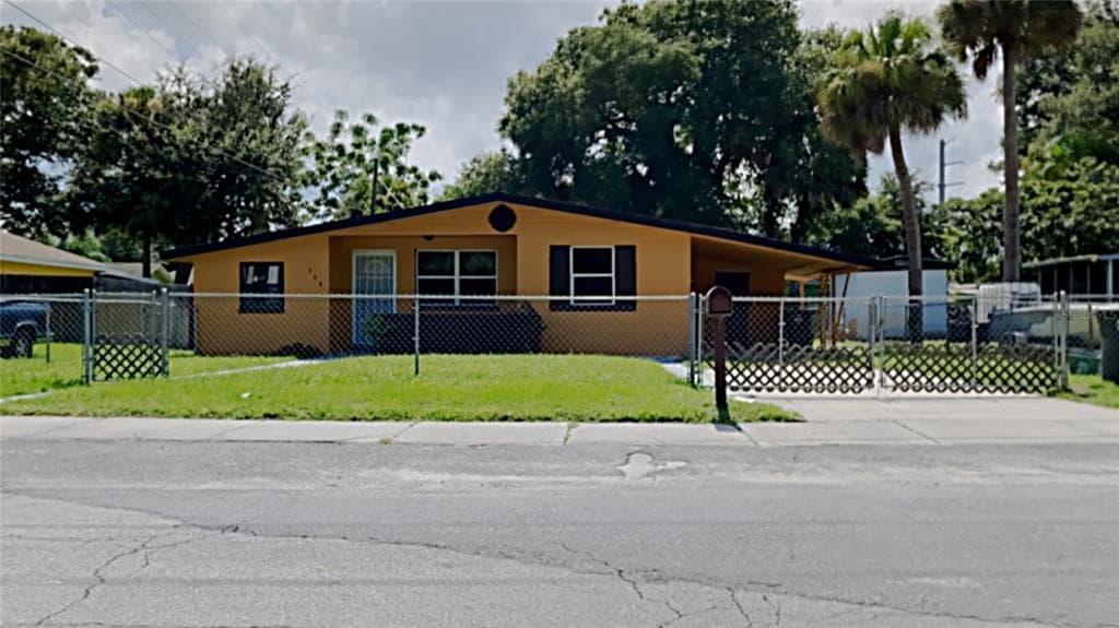 628 BERKSHIRE ROAD DAYTONA BEACH, FL 32114