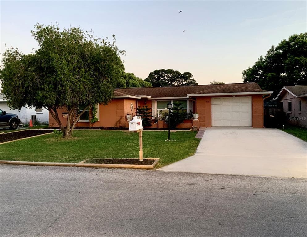 7710 VENICE DRIVE PORT RICHEY, FL 34668