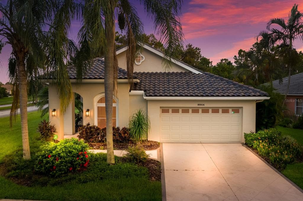 9944 ROYAL LYTHAM AVENUE BRADENTON, FL 34202