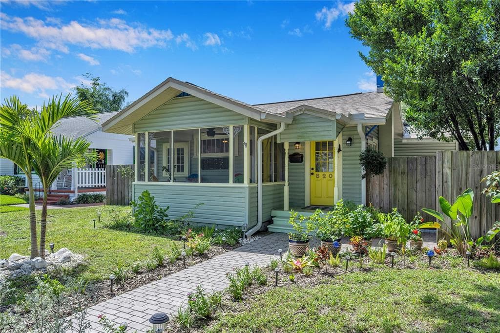 820 28TH AVENUE N ST PETERSBURG, FL 33704