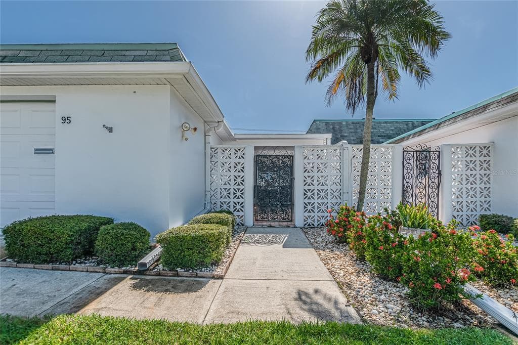 95 BOCA CIEGA POINT BOULEVARD N ST PETERSBURG, FL 33708