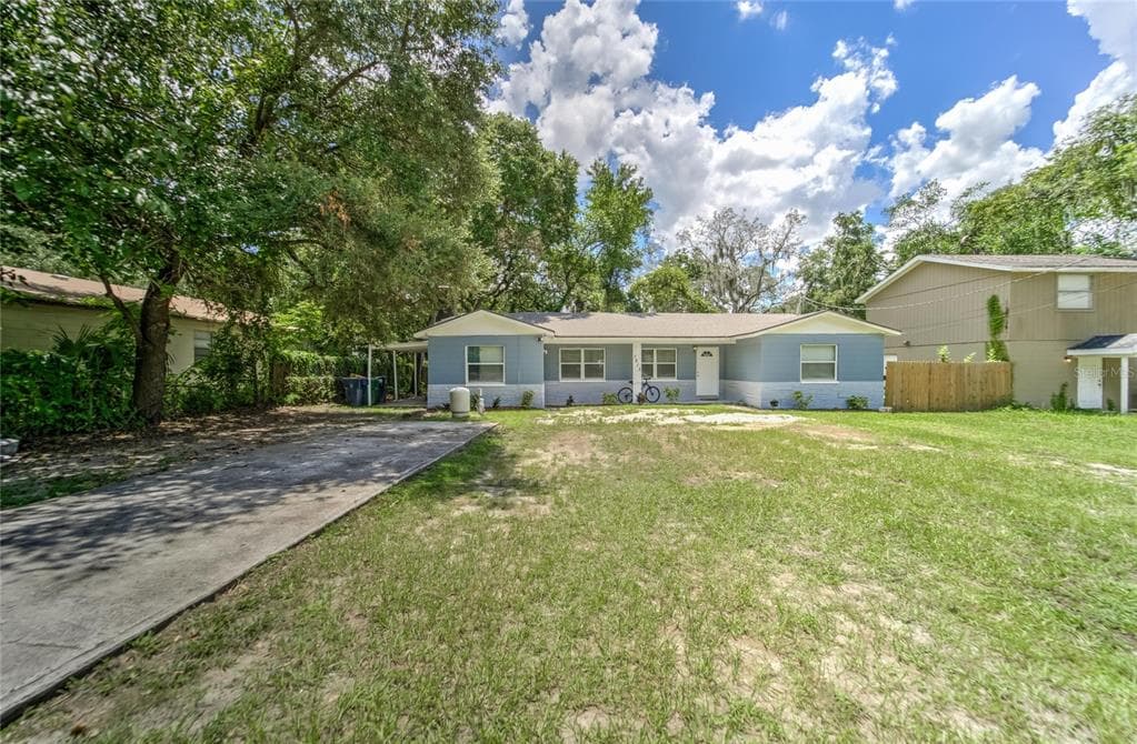 3813 E MILLER AVENUE TAMPA, FL 33604