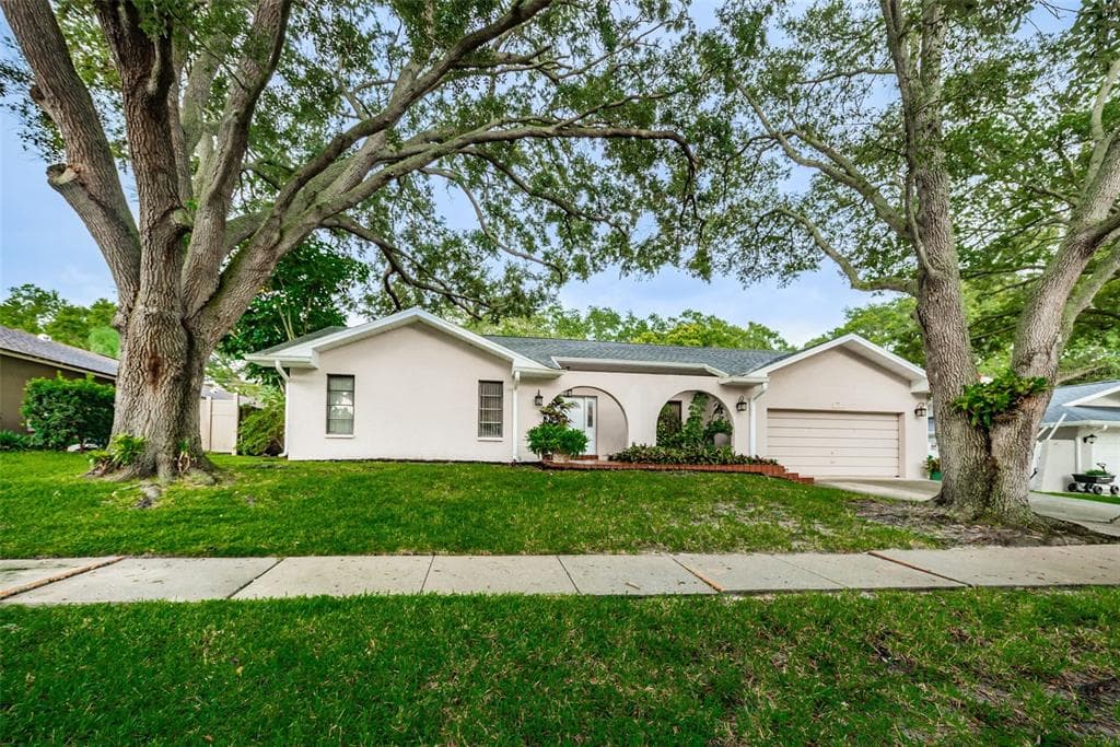 310 LAKEVIEW TERRACE PALM HARBOR, FL 34683