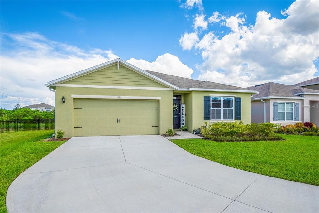 1829 PRISTINE LOOP LAKELAND, FL 33811