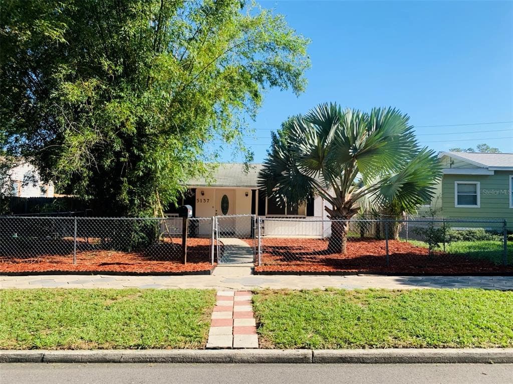 5137 DARTMOUTH AVENUE N ST PETERSBURG, FL 33710