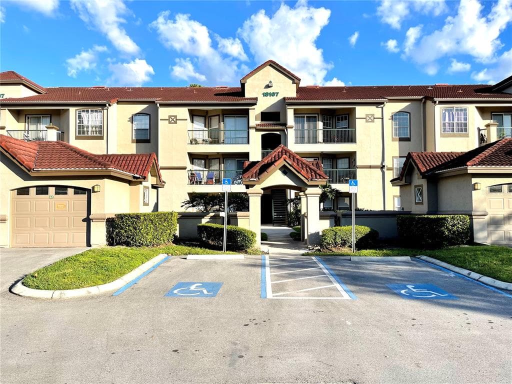18107 PEREGRINES PERCH PLACE UNIT 6101 LUTZ, FL 33558