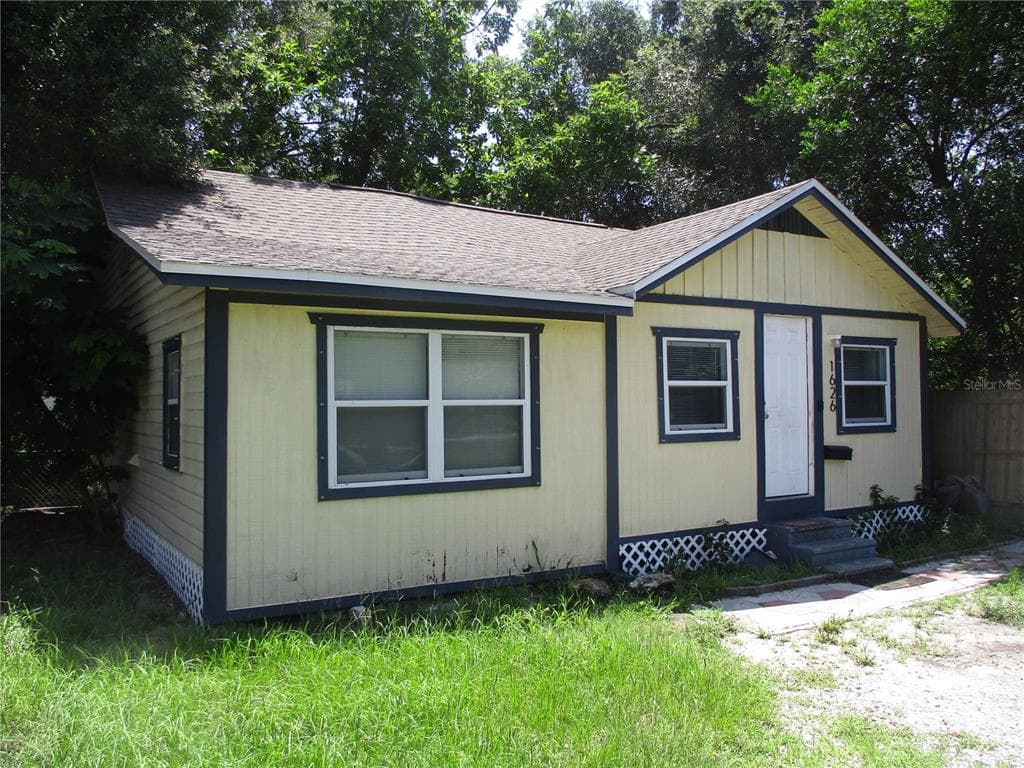 1626 39TH STREET S ST PETERSBURG, FL 33711