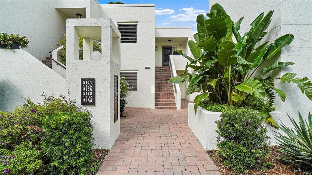 5130 MARSH FIELD LANE UNIT 130 SARASOTA, FL 34235