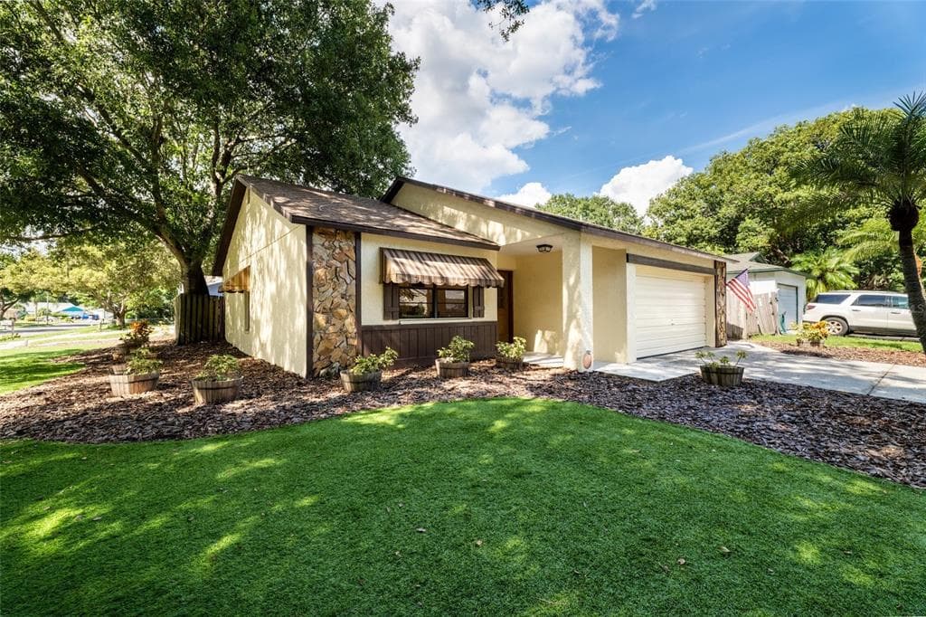 2104 RIVERS EDGE COURT CLEARWATER, FL 33763