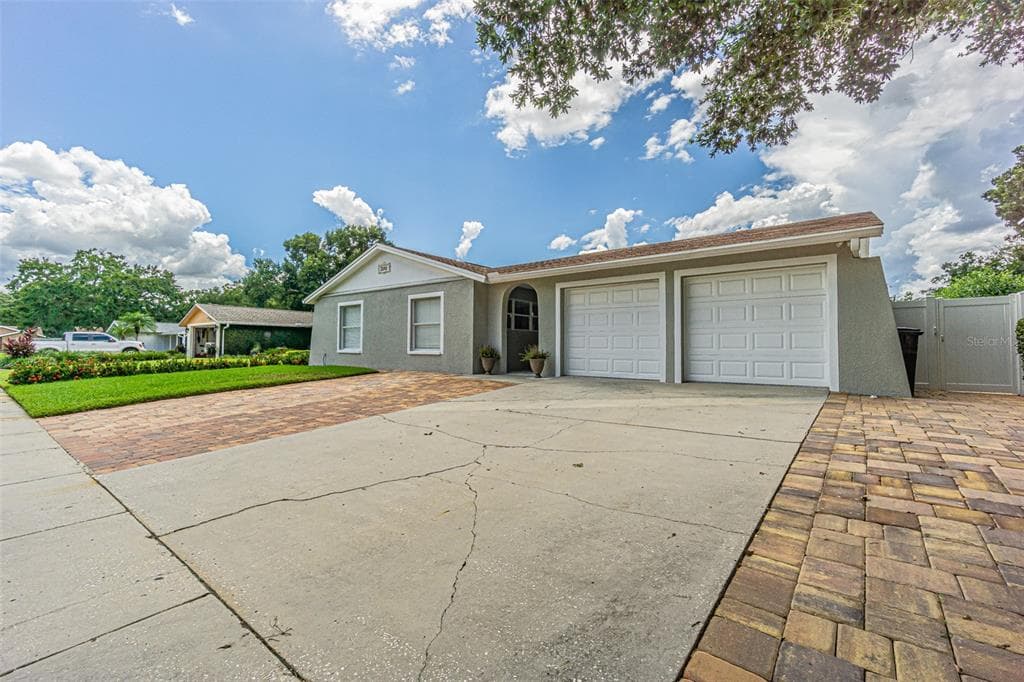 7349 BROOKVIEW CIRCLE TAMPA, FL 33634