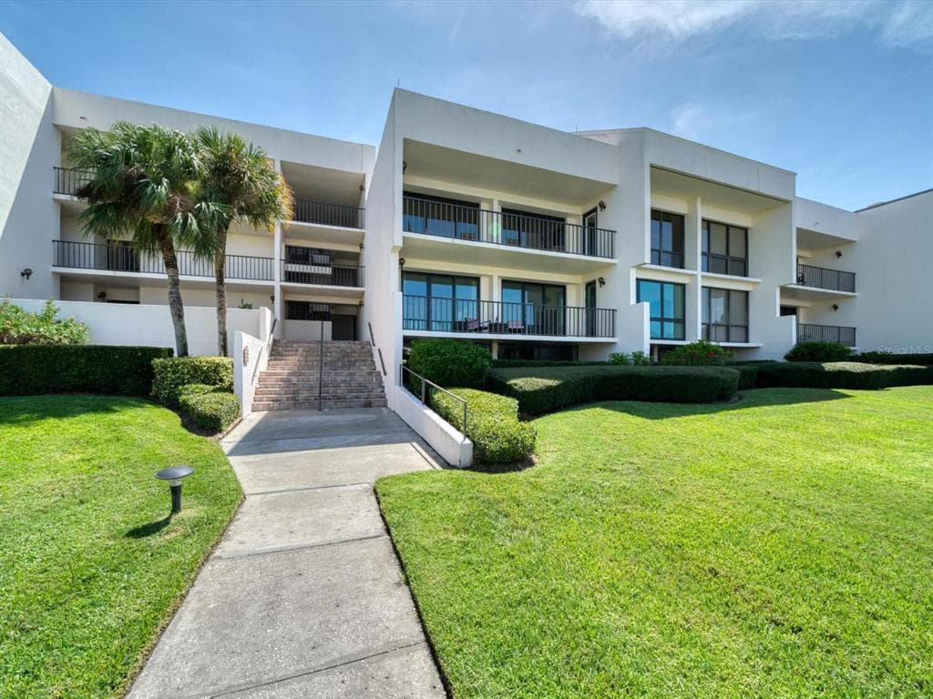 50 COE ROAD UNIT 314 BELLEAIR, FL 33756