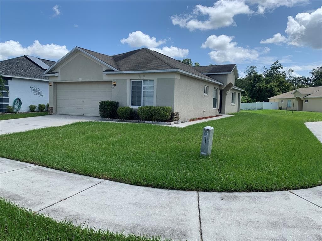 502 LINDSAY ANNE COURT PLANT CITY, FL 33563