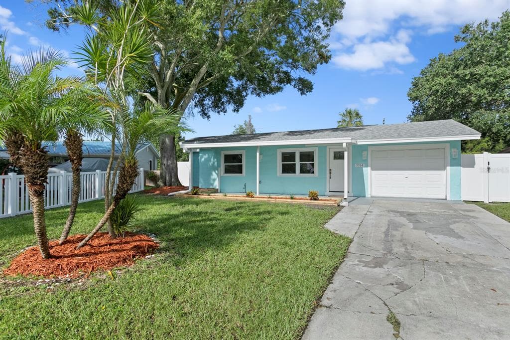 5964 MCKEE LAKE DRIVE N ST PETERSBURG, FL 33709