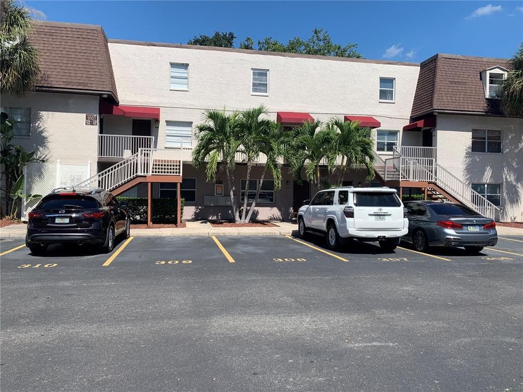 9101 TUDOR DRIVE UNIT F108 TAMPA, FL 33615