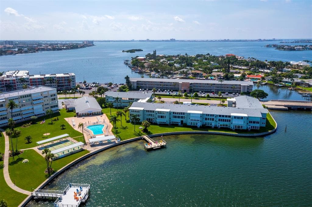 1898 SHORE DRIVE S UNIT 207 SOUTH PASADENA, FL 33707