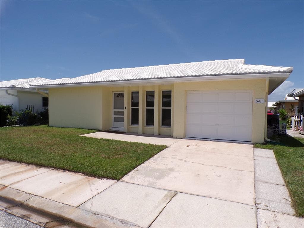 5411 LEMON TREE LANE N UNIT 4 PINELLAS PARK, FL 33782