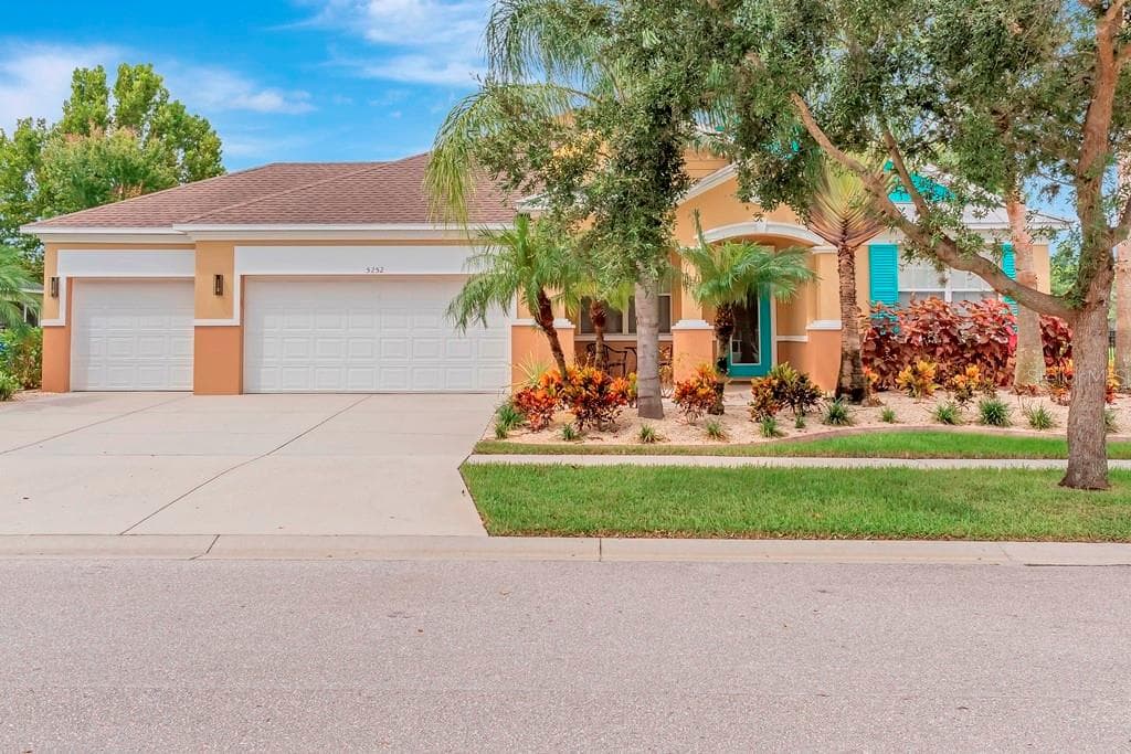 5252 MOON SHELL DRIVE APOLLO BEACH, FL 33572