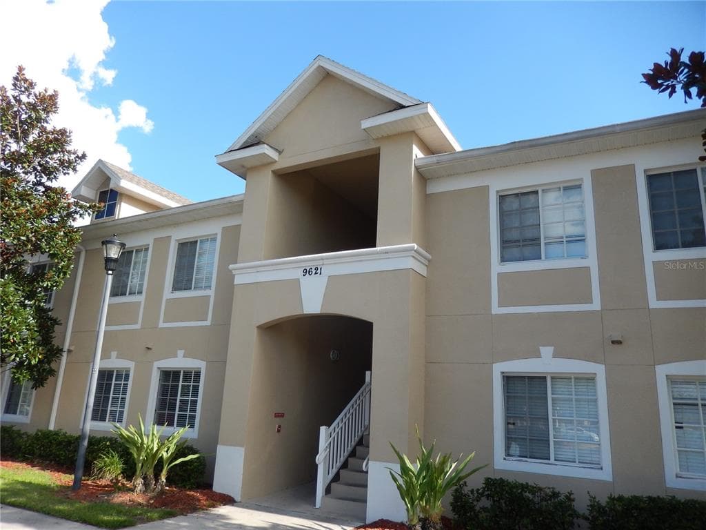 9621 LAKEDALE WAY UNIT 101 RIVERVIEW, FL 33578