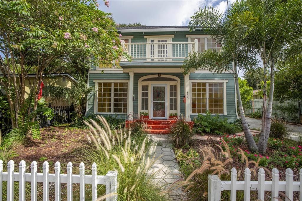 835 22ND AVENUE N ST PETERSBURG, FL 33704