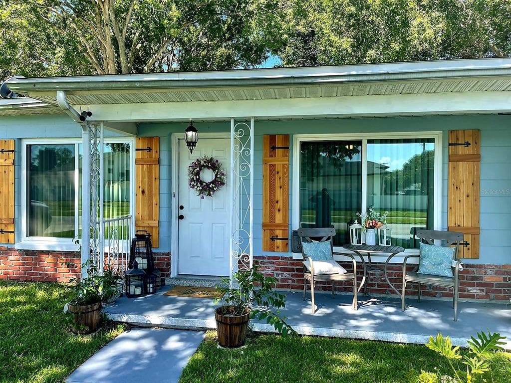 4816 N DARBY AVENUE TAMPA, FL 33603