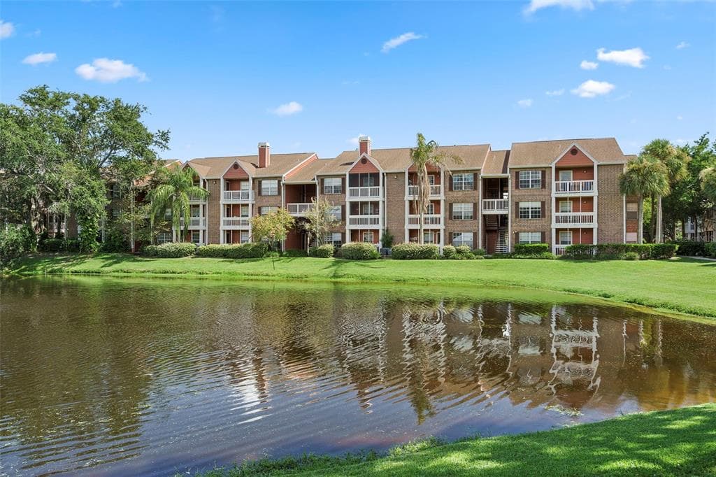 10200 GANDY BOULEVARD N UNIT 816