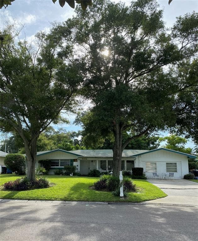 1932 SOUVENIR DRIVE CLEARWATER, FL 33755
