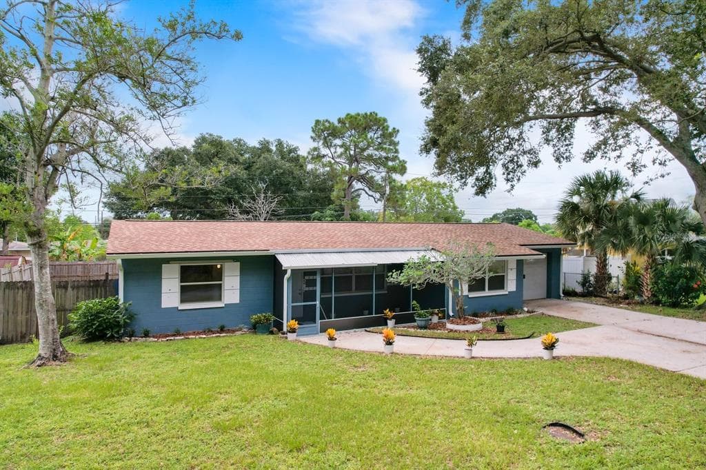 7045 17TH WAY N ST PETERSBURG, FL 33702