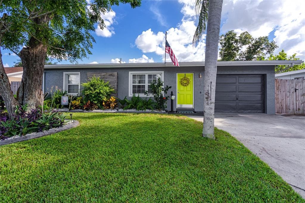 8304 75TH PLACE SEMINOLE, FL 33777