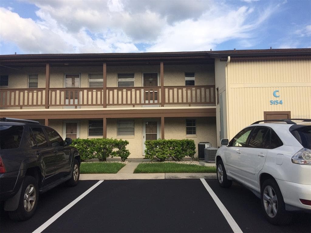 5154 TURQUOISE LANE UNIT 104 NEW PORT RICHEY, FL 34652