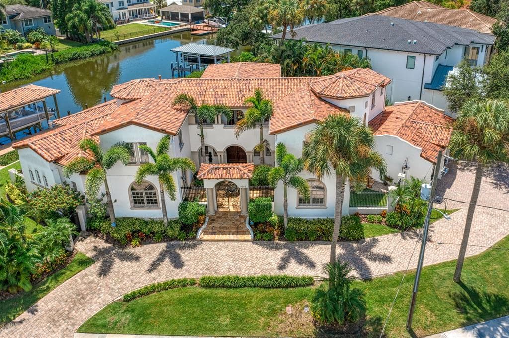 5002 W NEPTUNE WAY TAMPA, FL 33609
