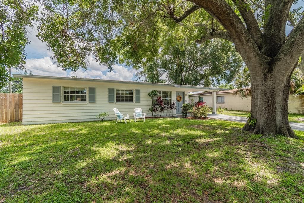 5105 HALIFAX DRIVE TAMPA, FL 33615
