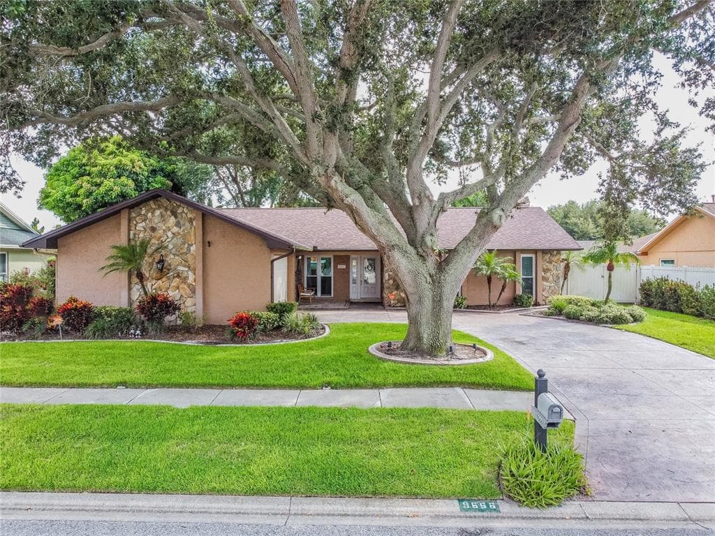 9666 108TH AVENUE LARGO, FL 33773