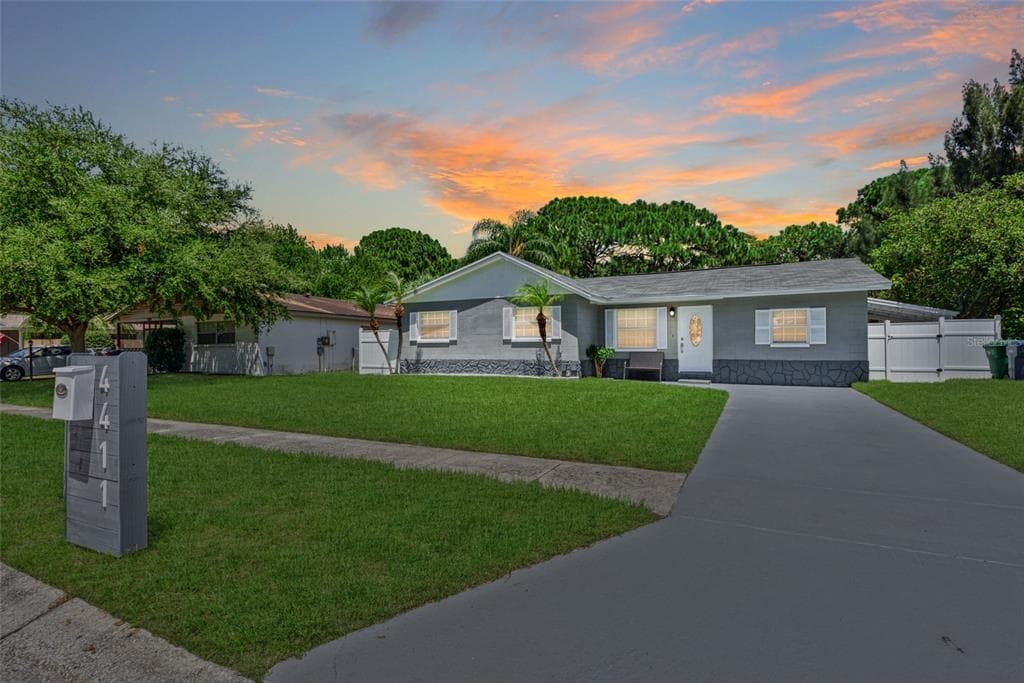 4411 GANDY CIRCLE TAMPA, FL 33616