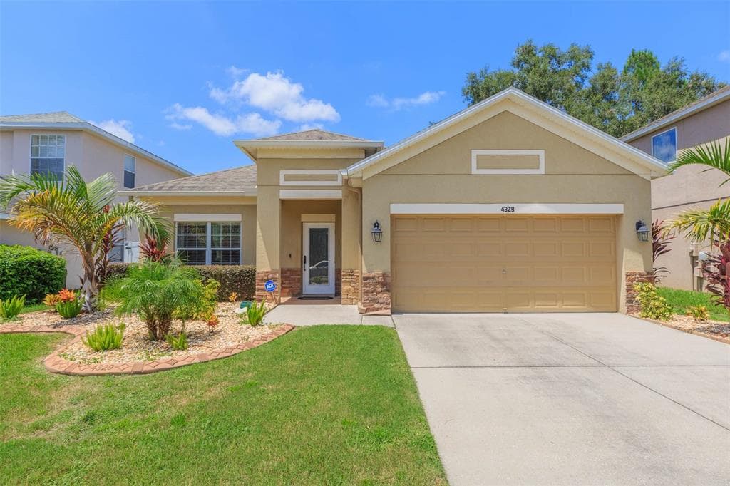 4329 HIGHCROFT DRIVE WESLEY CHAPEL, FL 33545